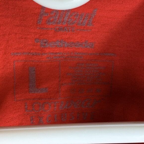 Fallout Vault Boy 101 Superhero T-Shirt Lootwear Exclusive Size Large Red - Picture 5 of 6